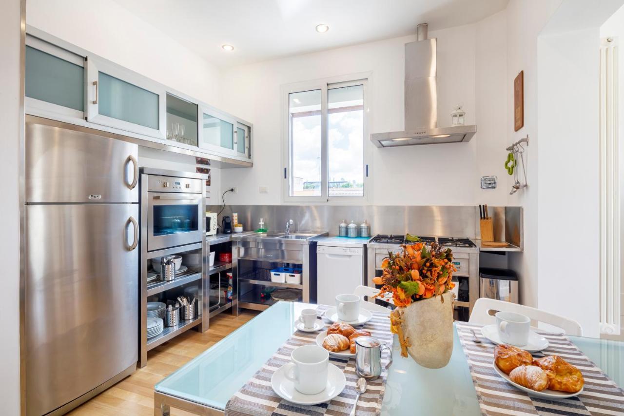 Appartamento Living By Vatican With Panoramic Terraces In *